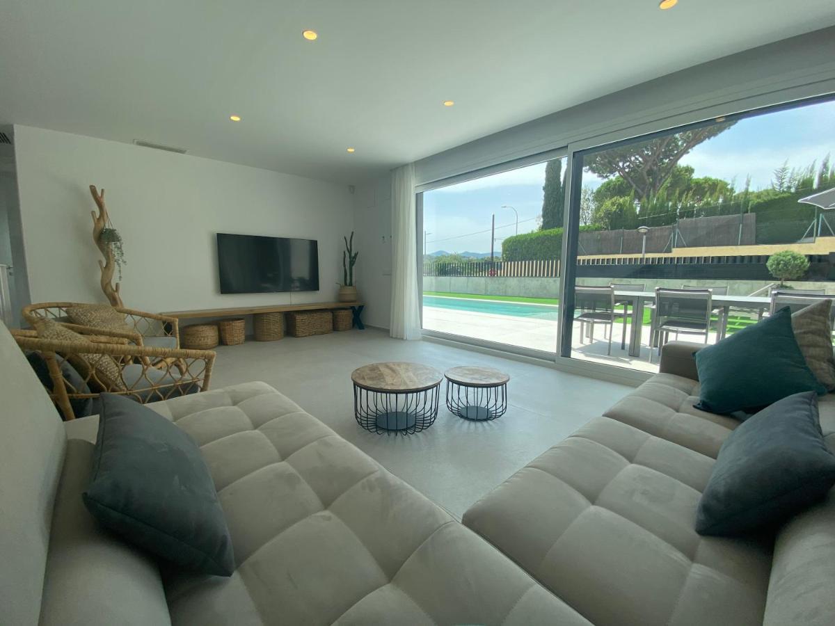 Naramia Sagaro Villa With Poolgarden10 Pax S'Agaro Dış mekan fotoğraf