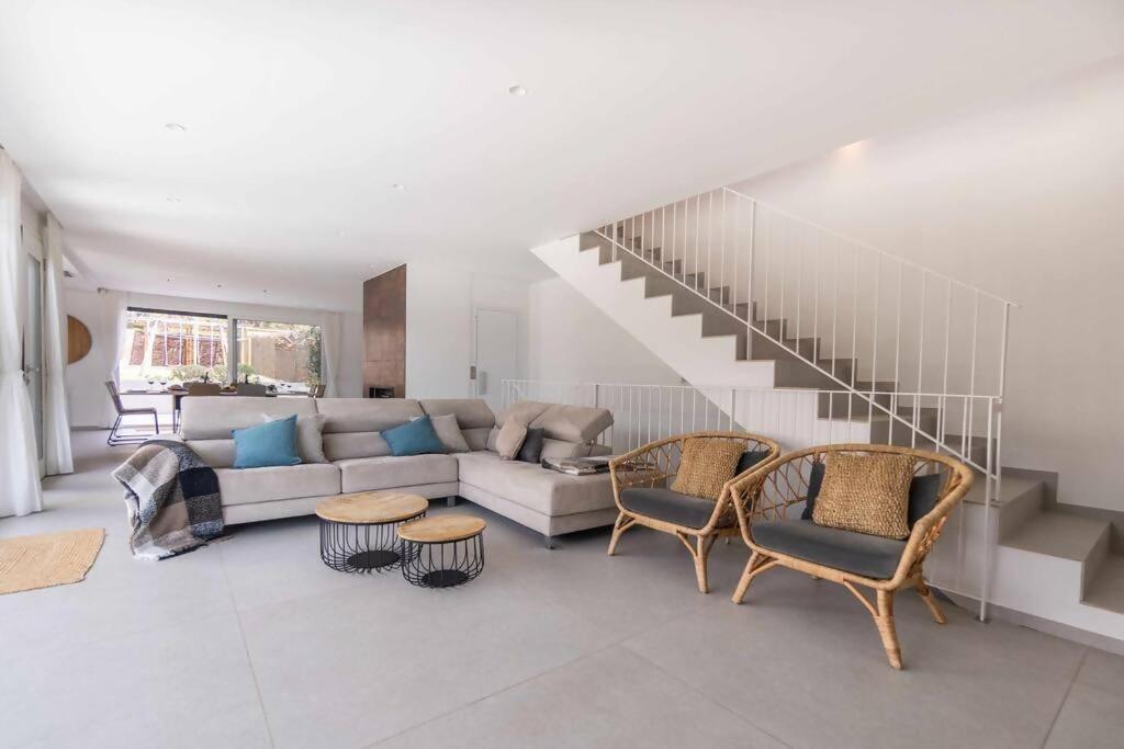 Naramia Sagaro Villa With Poolgarden10 Pax S'Agaro Dış mekan fotoğraf