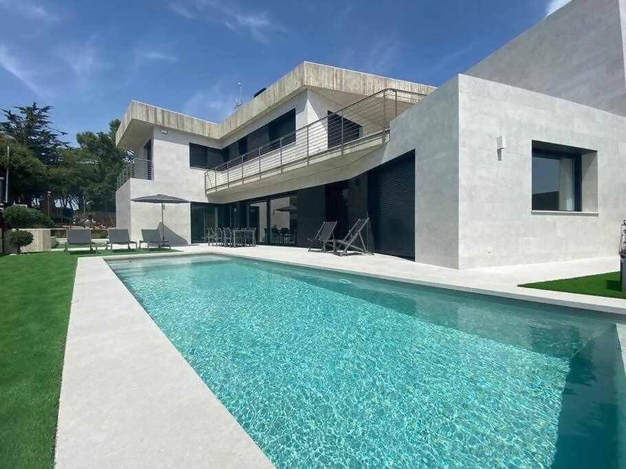 Naramia Sagaro Villa With Poolgarden10 Pax S'Agaro Dış mekan fotoğraf